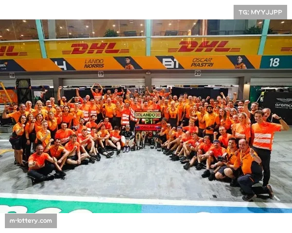 新加坡大奖赛迈凯伦锁定年度车队总冠军