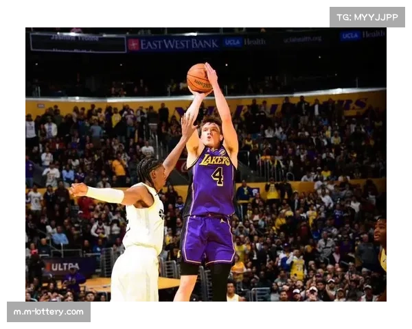 鲍尔9记三分射落湖人，克利福德区域联防变阵成取胜钥匙